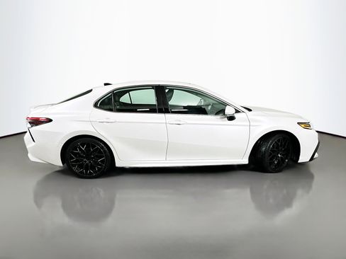 Used 2021 Toyota Camry XSE image 8