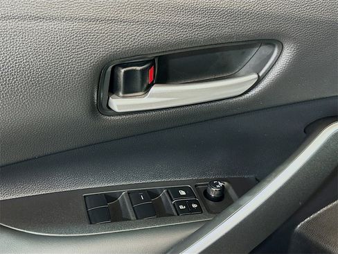 Used 2025 Toyota Corolla SE image 15
