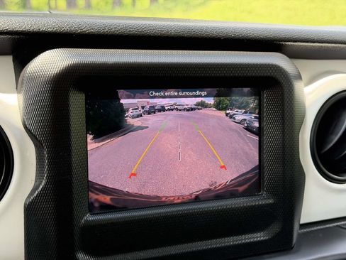 Used 2021 Jeep Wrangler Unlimited Sport AWD/4WD image 4