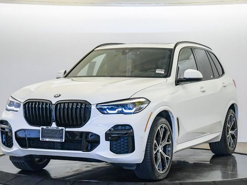 Certified 2022 BMW X5 xDrive40i w/ M Sport Package AWD/4WD image 1