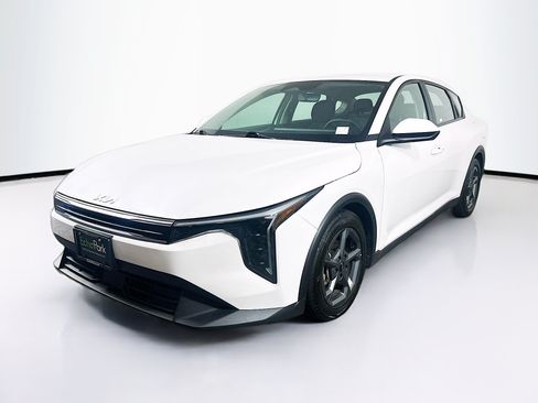 Used 2025 Kia K4 FWD image 3