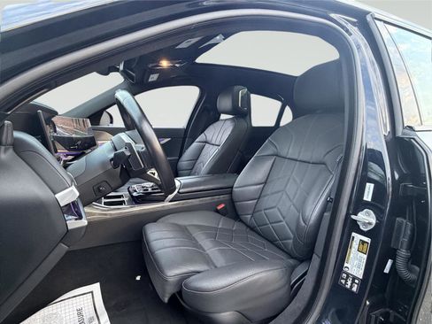 Used 2025 BMW 740i xDrive AWD/4WD image 20