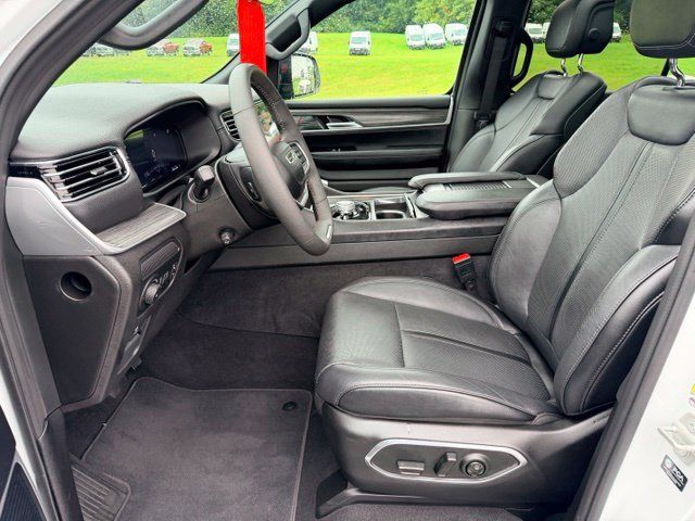 Used 2024 Jeep Wagoneer Series II w/ Premium Group I AWD/4WD image 5
