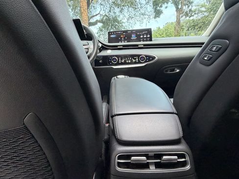 Used 2023 Genesis GV70 2.5T w/ Select Package AWD/4WD image 38