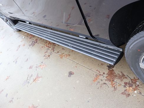 New 2025 Chevrolet Suburban High Country image 10