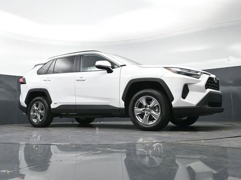Used 2025 Toyota RAV4 XLE image 35