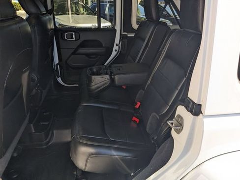 Used 2021 Jeep Wrangler Unlimited Sahara AWD/4WD image 9