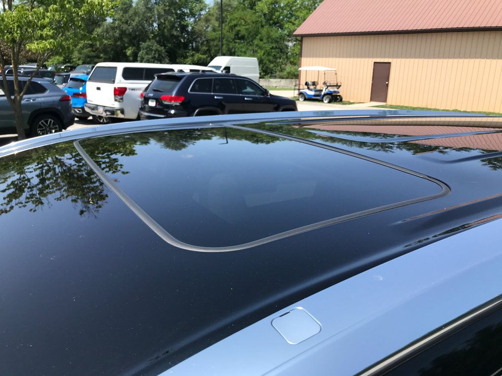 Used 2019 Toyota Highlander Limited AWD/4WD image 5