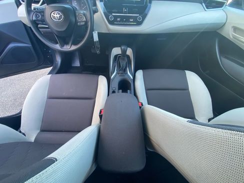 Used 2025 Toyota Corolla LE FWD image 11