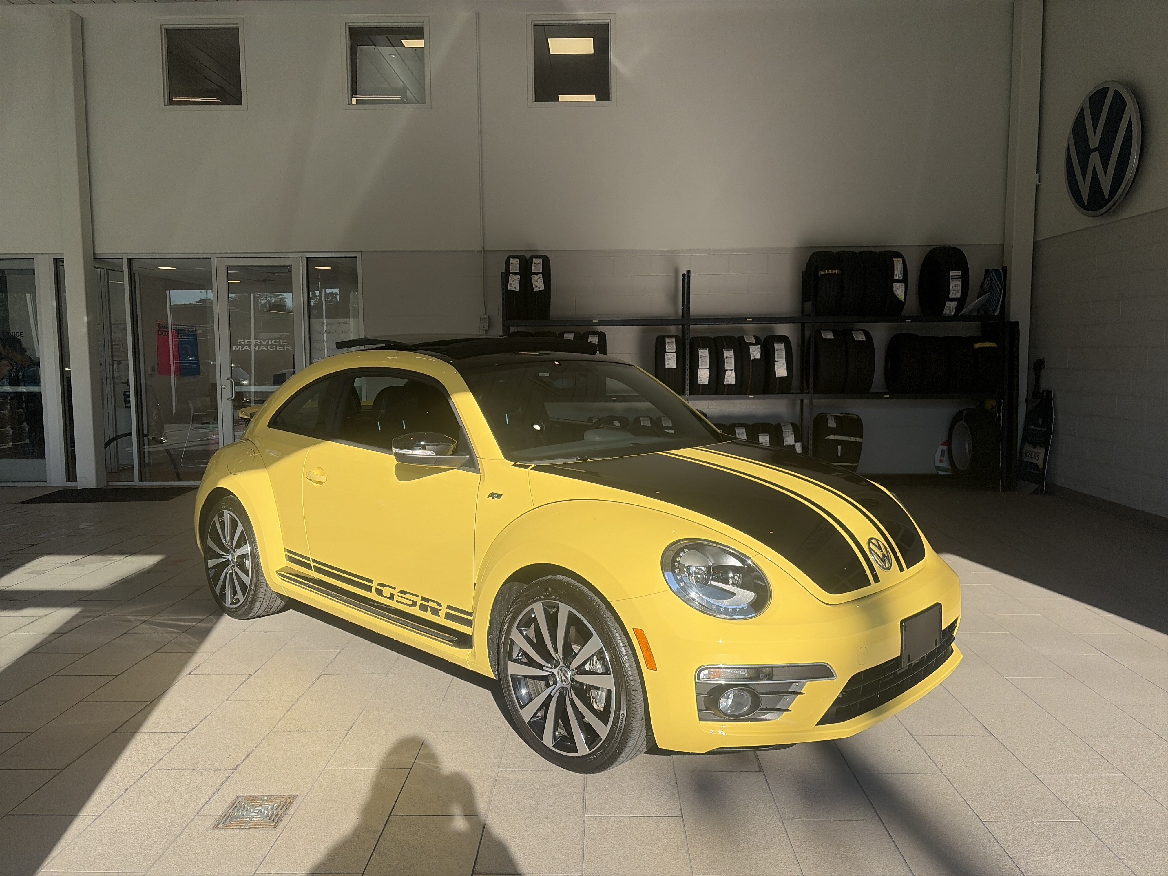 Used 2014 Volkswagen Beetle GSR FWD image 3