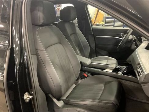 Used 2024 Audi Q8 e-tron Premium Plus w/ Premium Plus Package AWD/4WD image 7