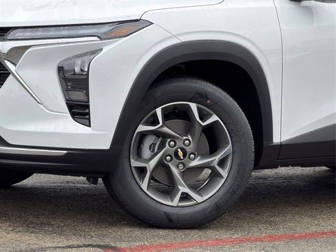 New 2026 Chevrolet Trax LT image 8