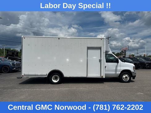 Used 2024 Ford E-350 and Econoline 350 Super Duty w/ Power Windows & Locks Group RWD image 6