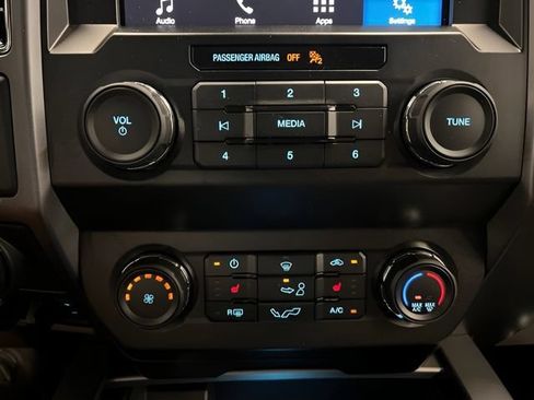 Used 2019 Ford F150 XLT w/ Equipment Group 302A Luxury AWD/4WD image 24
