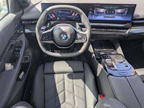 Used 2026 BMW 530i RWD image 14