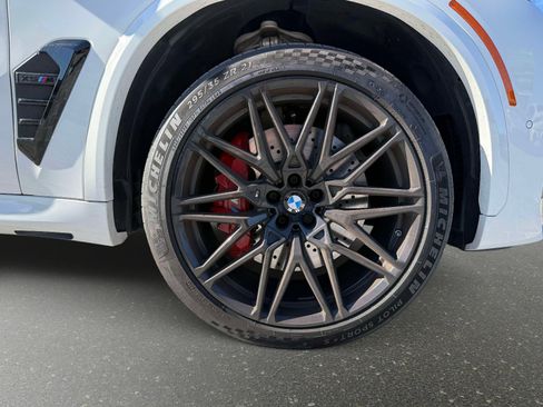 Used 2025 BMW X5 M Competition w/ Executive Package image 22