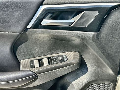 Used 2024 Mitsubishi Outlander SE Black Edition image 23