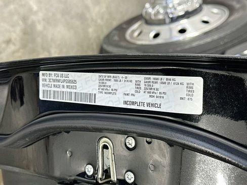 Used 2023 RAM 5500 Laramie AWD/4WD image 24