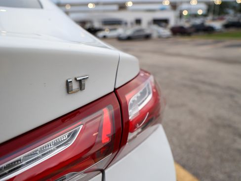 Used 2019 Chevrolet Malibu LT FWD image 12