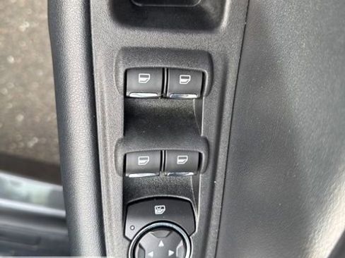 Used 2020 Ford Edge SE image 26