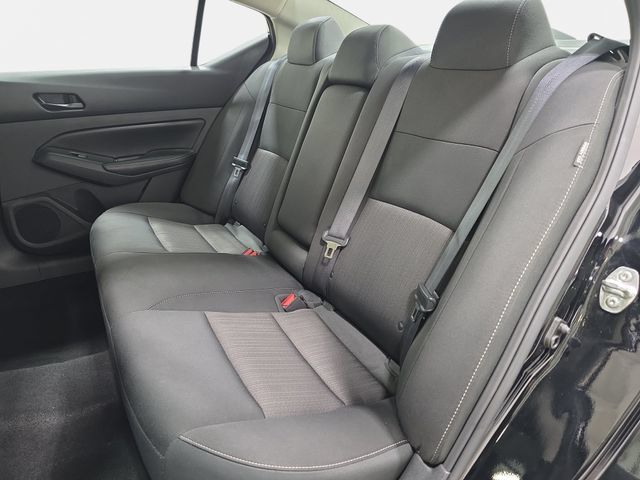 Used 2024 Nissan Altima 2.5 SV w/ SV Premium Package FWD image 13