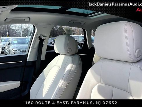 Used 2023 Audi Q3 2.0T Premium w/ Convenience Package image 17