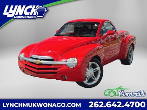 Used 2004 Chevrolet SSR w/ Preferred Equipment Group RWD image 1
