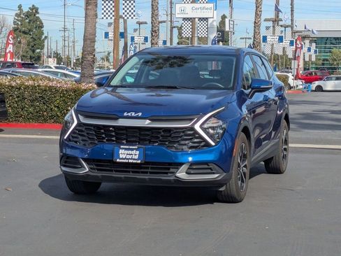 Used 2023 Kia Sportage EX image 3