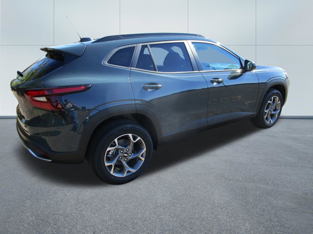 New 2026 Chevrolet Trax LT w/ LT Convenience Package FWD image 9
