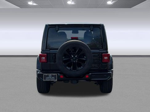 Used 2021 Jeep Wrangler Unlimited Sahara image 9