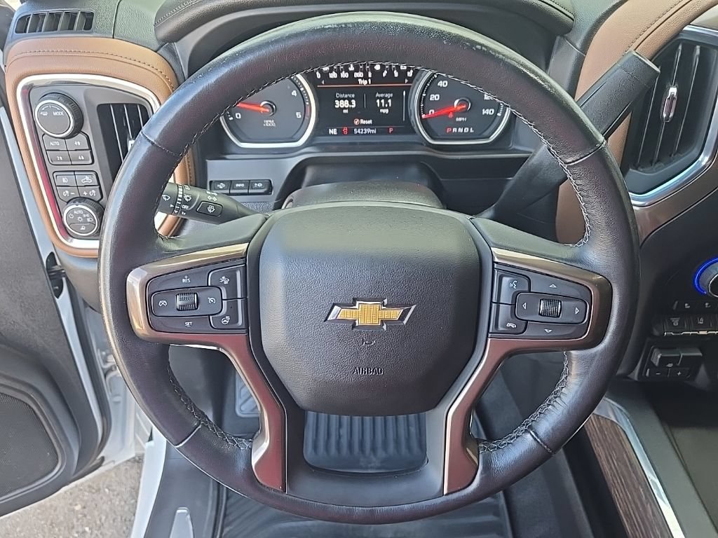 Used 2022 Chevrolet Silverado 2500 High Country w/ Technology Package AWD/4WD image 17