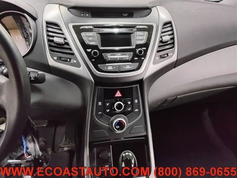 Used 2014 Hyundai Elantra SE image 12