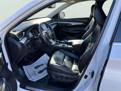 Used 2019 INFINITI QX50 Essential w/ Premium Heat Package image 9