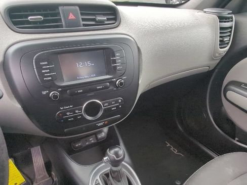 Used 2017 Kia Soul + FWD image 15