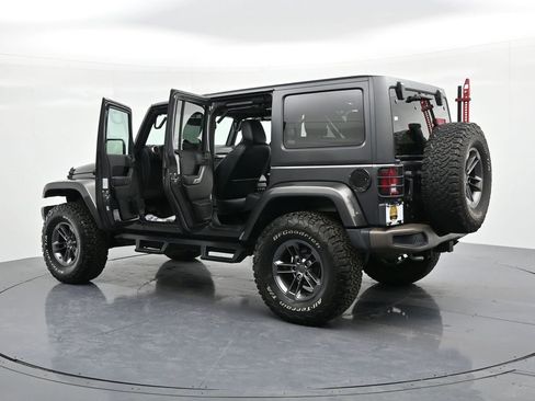 Used 2017 Jeep Wrangler Unlimited Sahara image 24