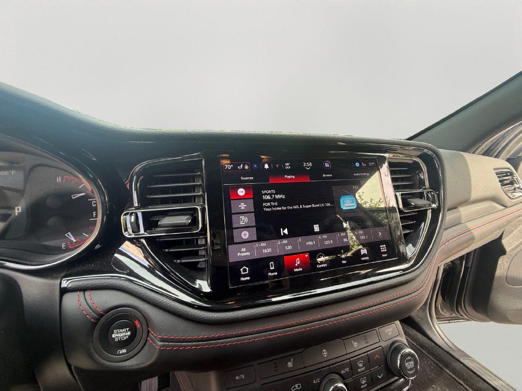 Used 2025 Dodge Durango GT AWD/4WD image 14