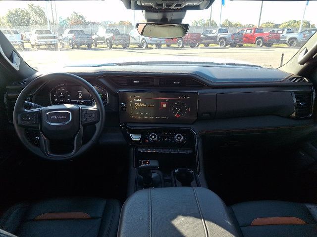 Used 2024 GMC Sierra 1500 AT4 w/ Technology Package AWD/4WD image 11
