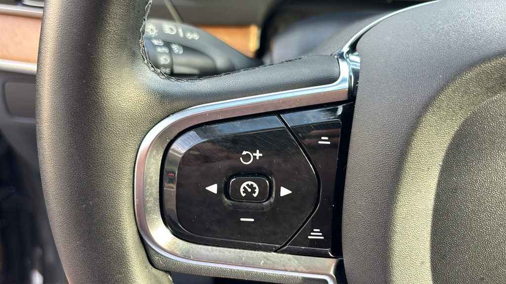 Certified 2024 Volvo XC90 B6 Plus w/ Protection Package Premier AWD/4WD image 18