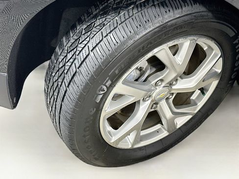 Used 2019 Chevrolet Equinox LT FWD image 25