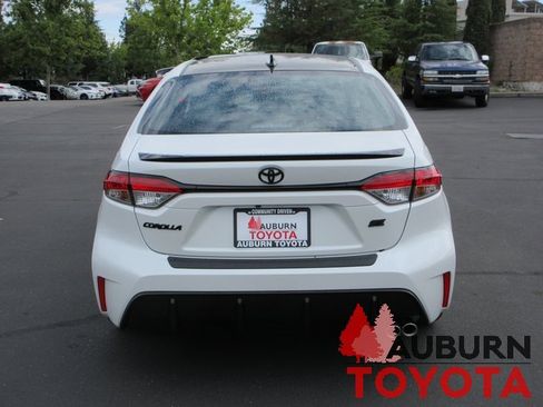 New 2025 Toyota Corolla SE image 3