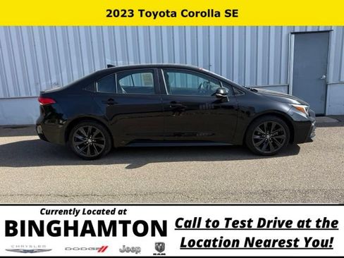 Used 2023 Toyota Corolla SE FWD image 3