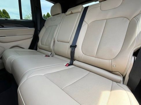 Used 2023 Jeep Grand Cherokee Limited w/ Luxury Tech Group II AWD/4WD image 25