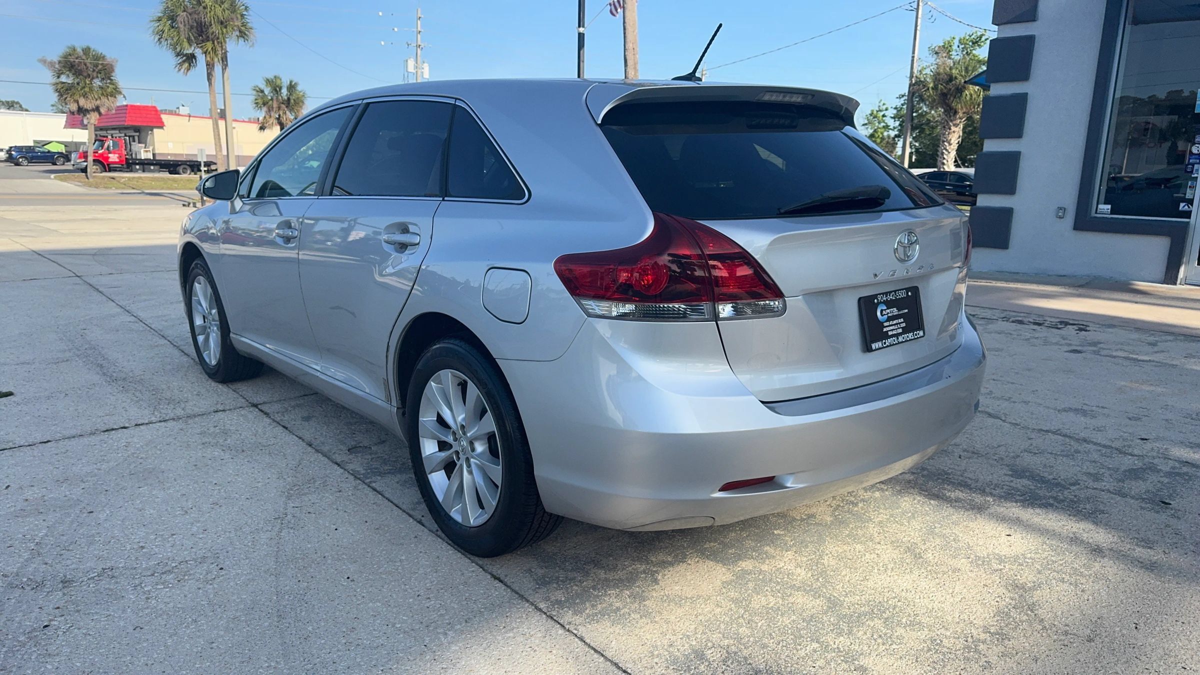 Used 2013 Toyota Venza LE FWD image 3