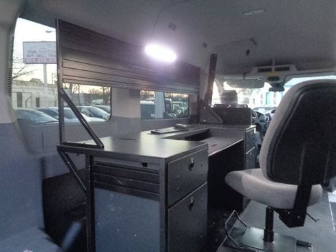 Used 2019 Ford Transit 150 XLT RWD image 35