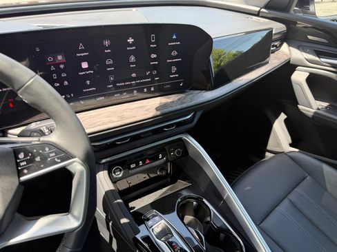Used 2025 Audi Q5 Premium w/ Premium Plus AWD/4WD image 17