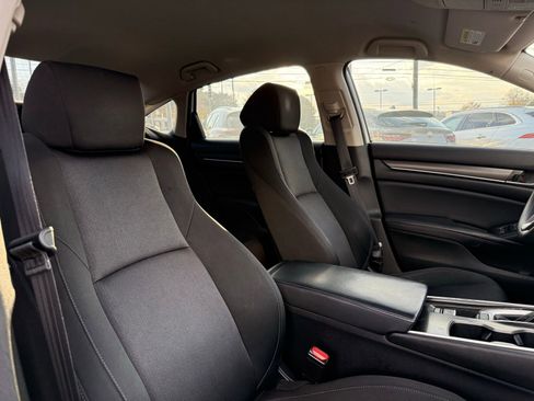 Used 2018 Honda Accord LX image 32