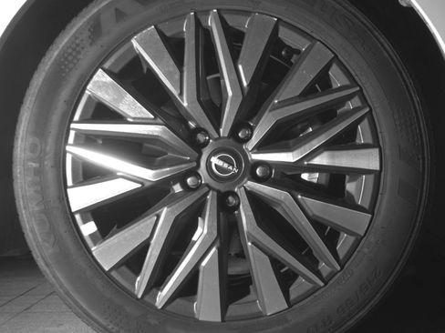 Used 2025 Nissan Altima 2.5 SV FWD image 10