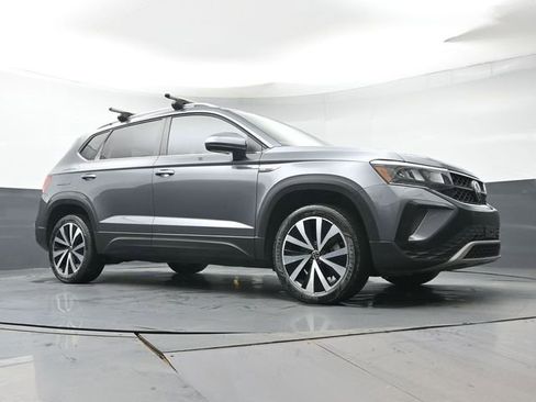 Used 2022 Volkswagen Taos SE FWD image 33