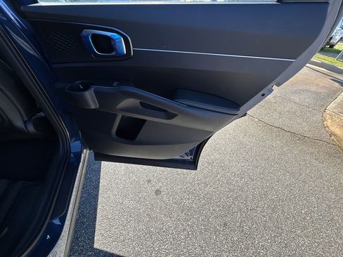 Certified 2025 Kia Sorento S w/ Panoramic Sunroof Package FWD image 16