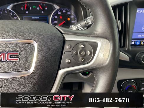 Used 2018 GMC Terrain SLE w/ Driver Convenience Package image 16